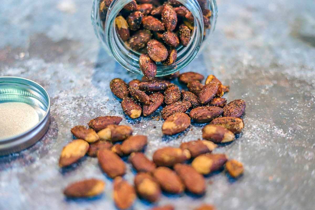 spicy roasted almonds