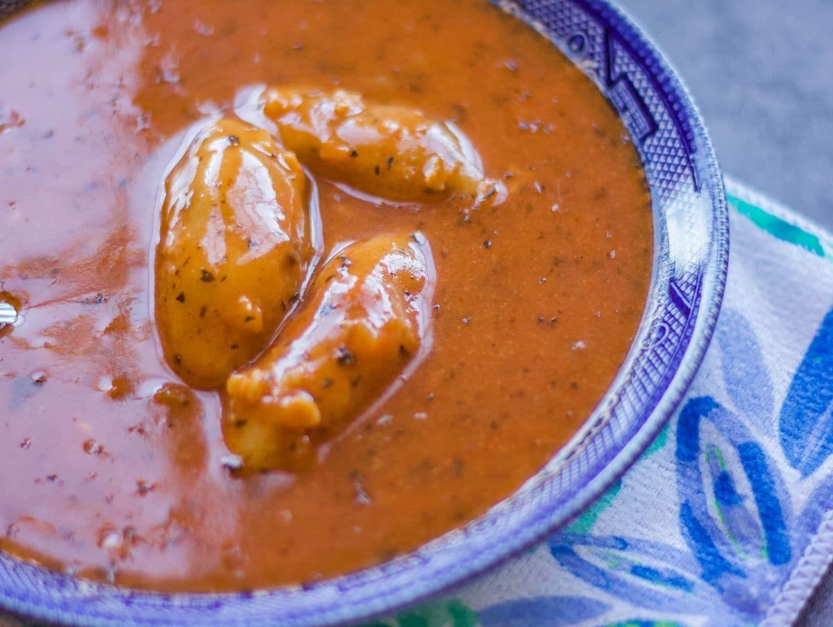 kubba hamuth soup in a blue willow bowl