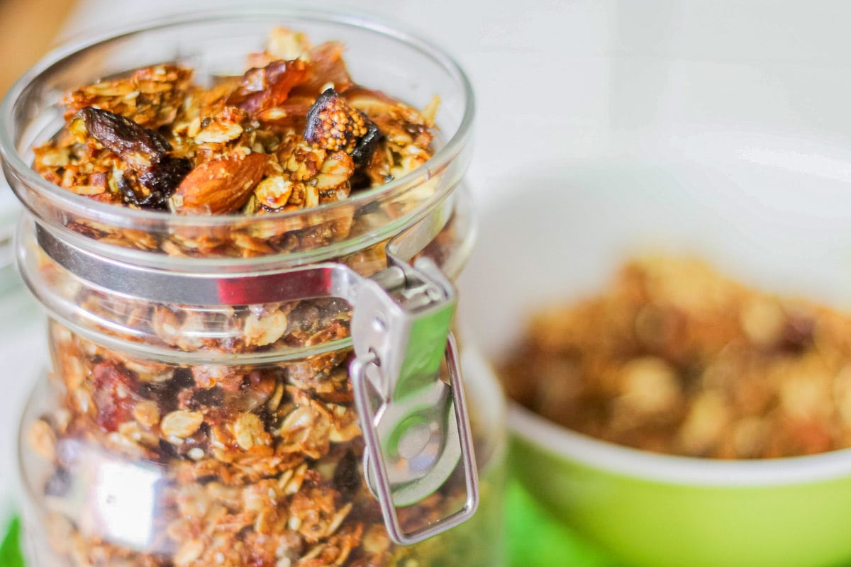 granola in a jar and in a bowl
