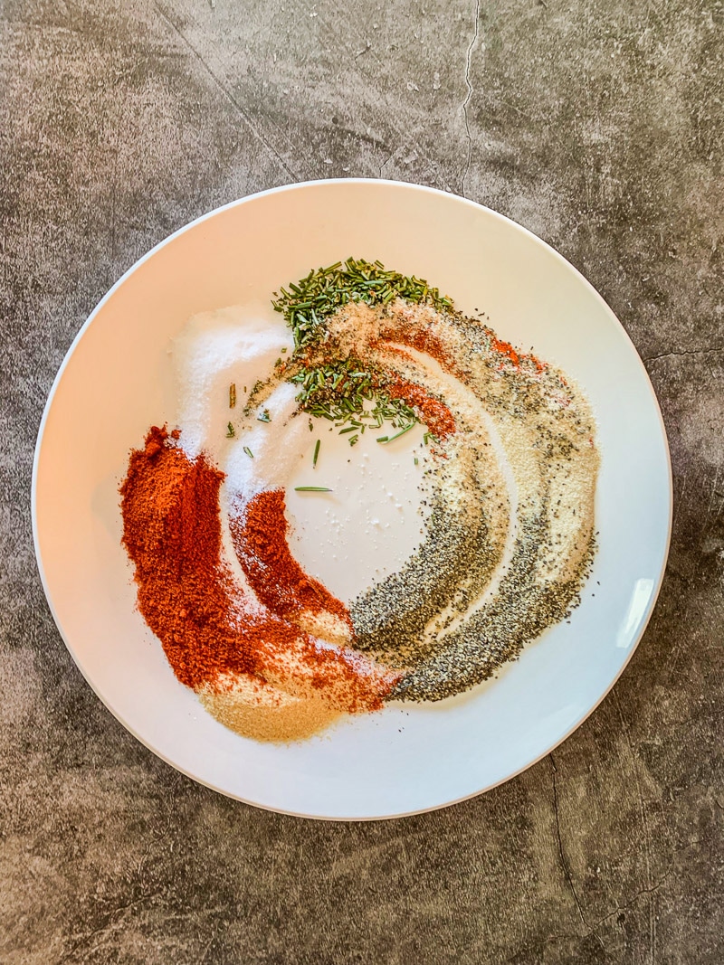 dry rub spices in a white plate