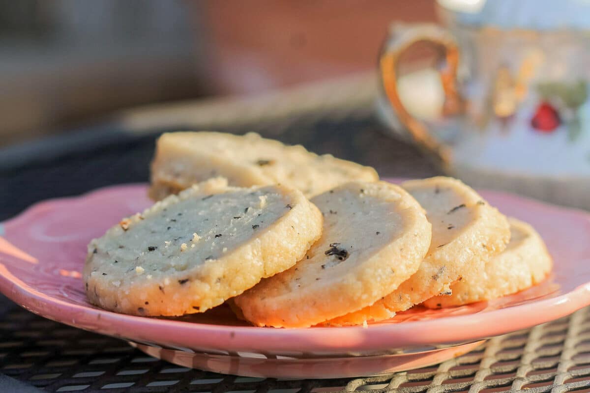 vegan shortbread cookies and tea