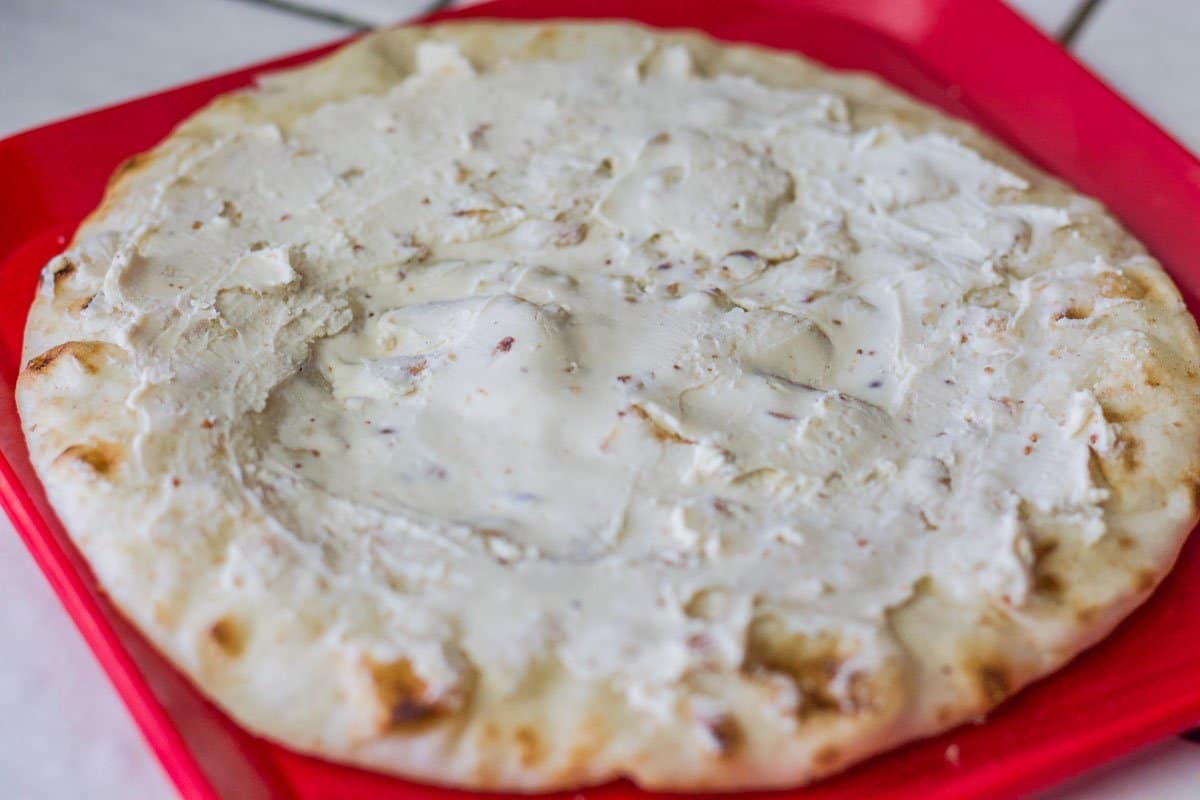 min pizza with goat cheese