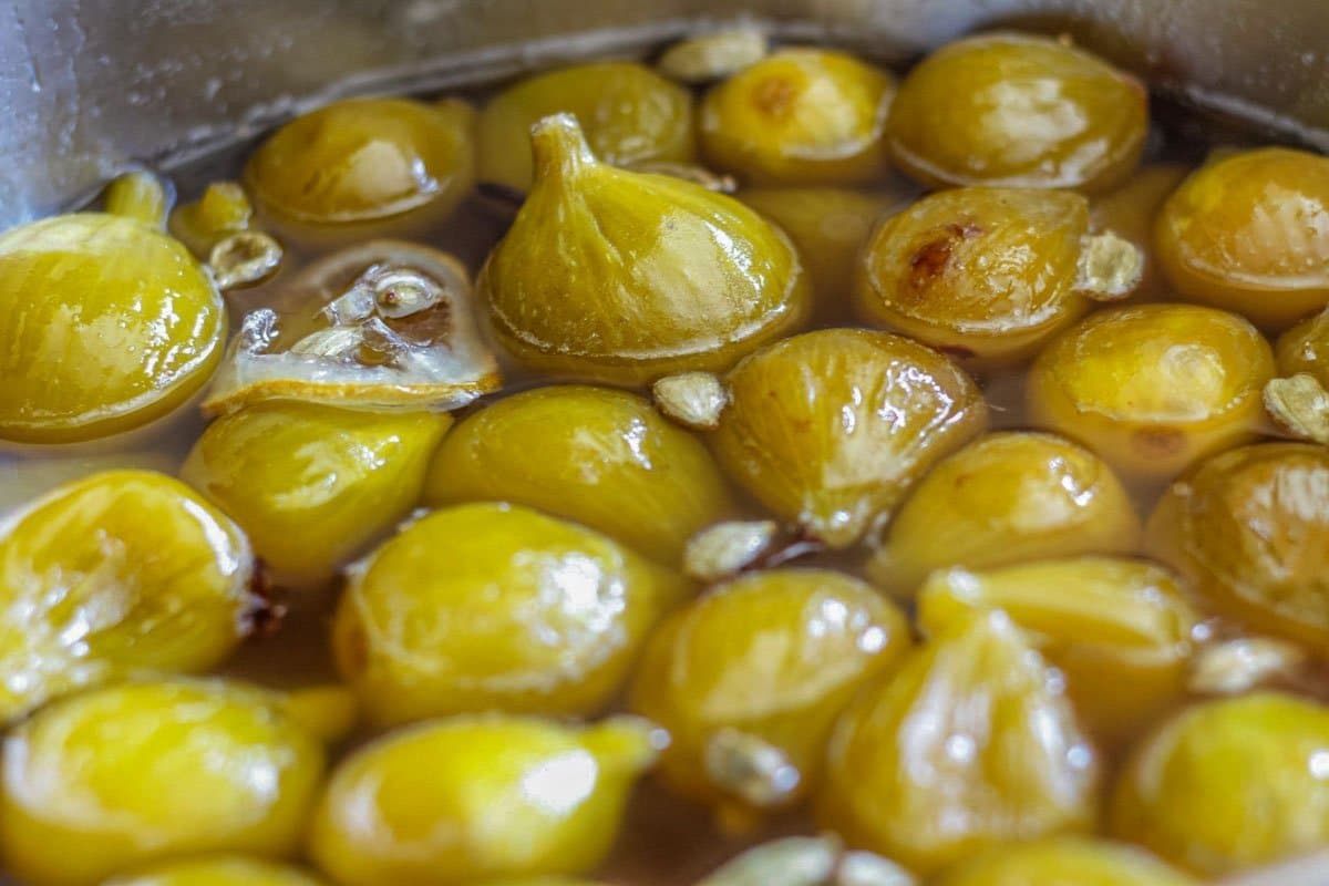 preserved figs in syrup called candied figs