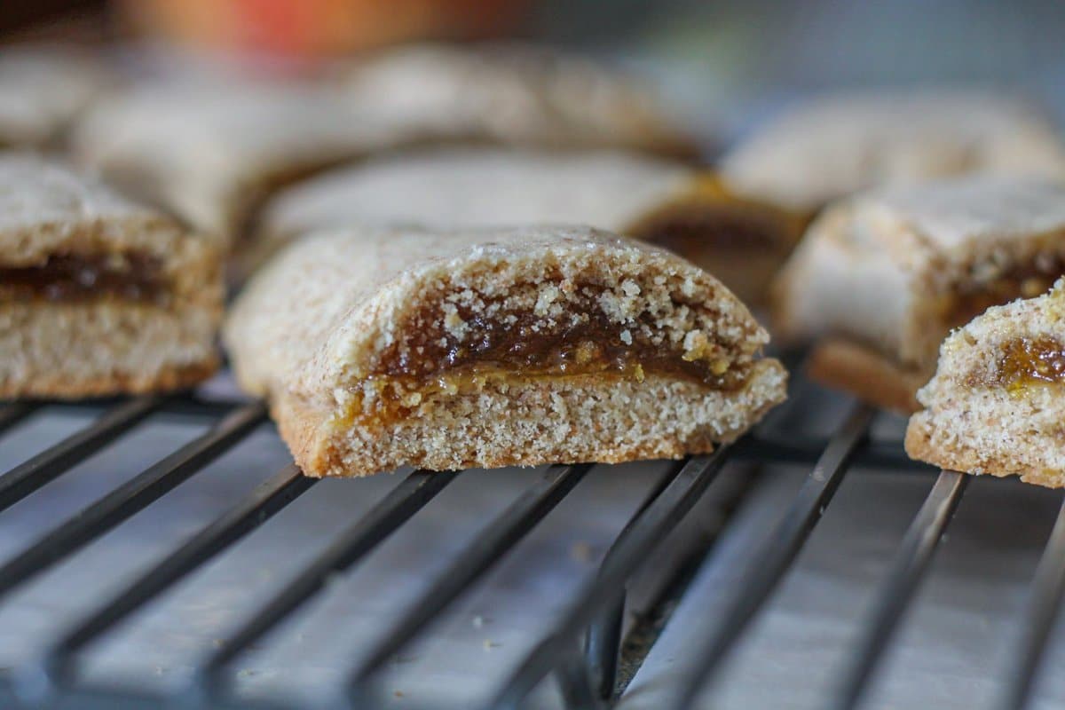 fig newtons cooling on a rack