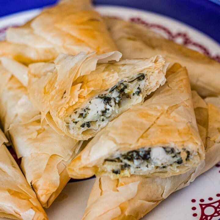 Easy Spanakopita Triangles (Greek Spinach Pies) Hilda's Kitchen Blog