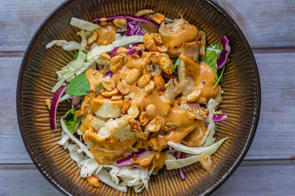 asian salad with peanut sauce