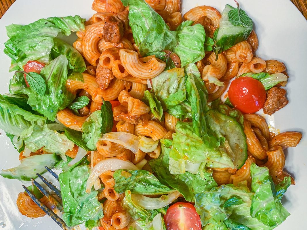 macaroni pasta mixed with salad