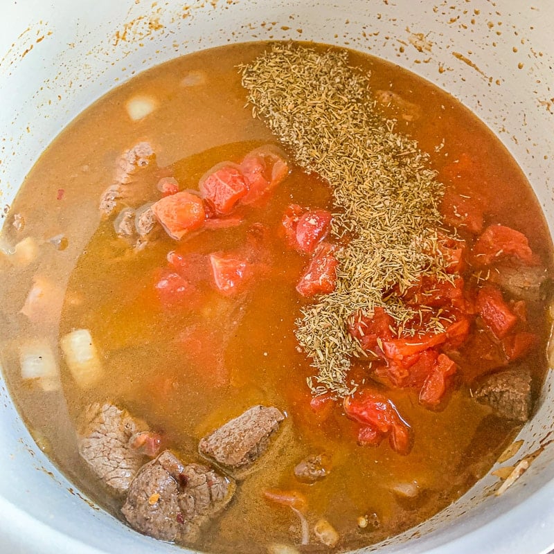 venison stew recipe (stew in a pot)