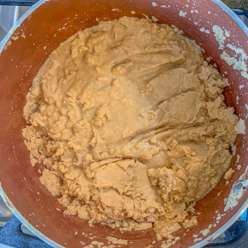 roux for halwa in a brown pan