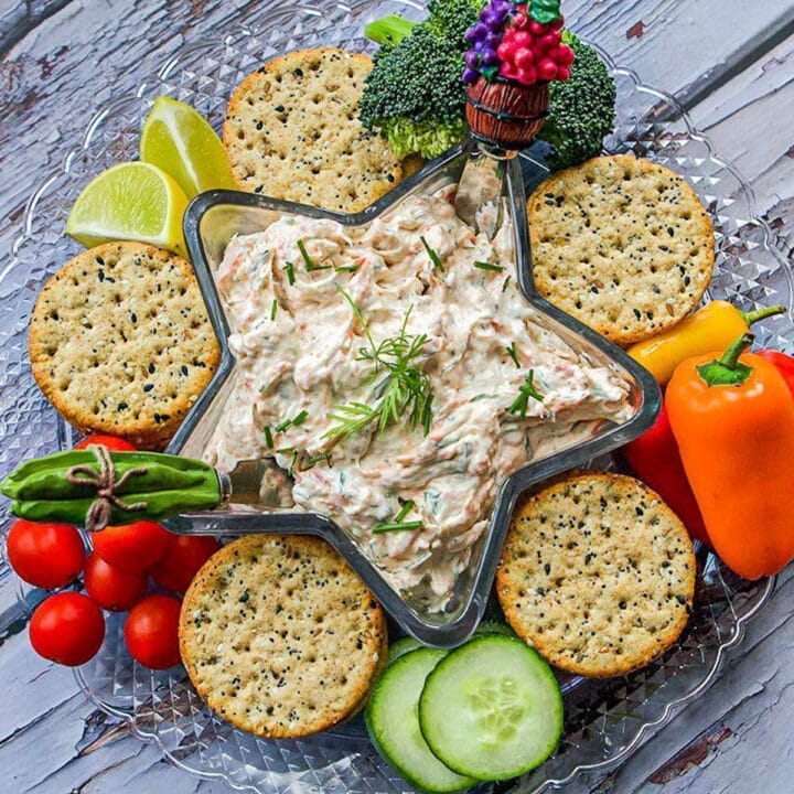 New Years eve appetizers: smoked salmon dip with veggies and crackers
