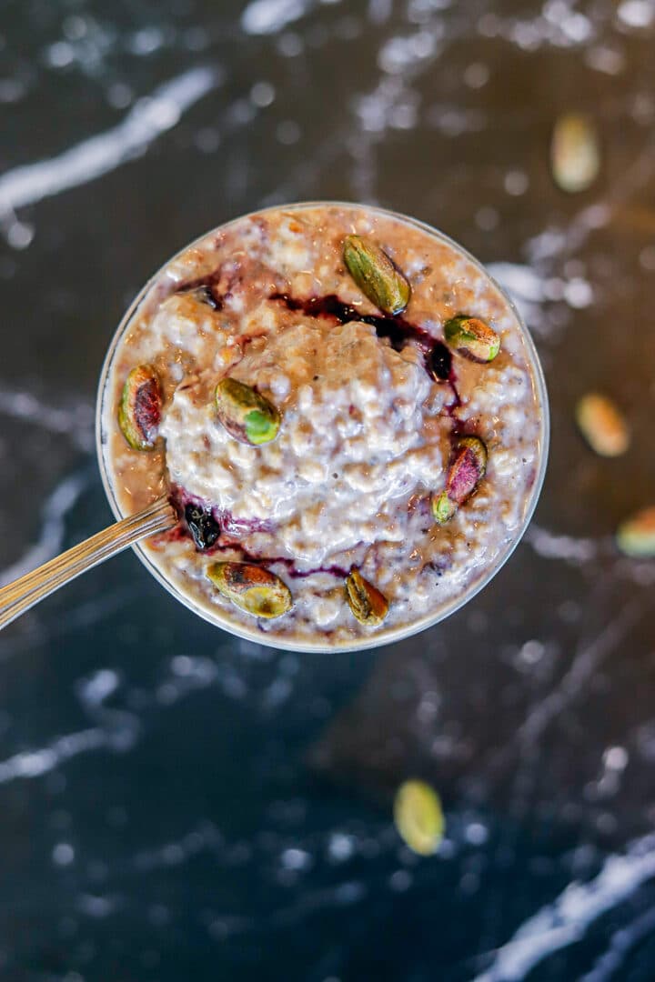 protein overnight oats with pistachios