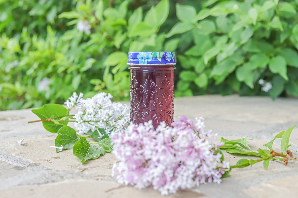 How to Make Delicious Lilac Syrup | Hilda's Kitchen Blog