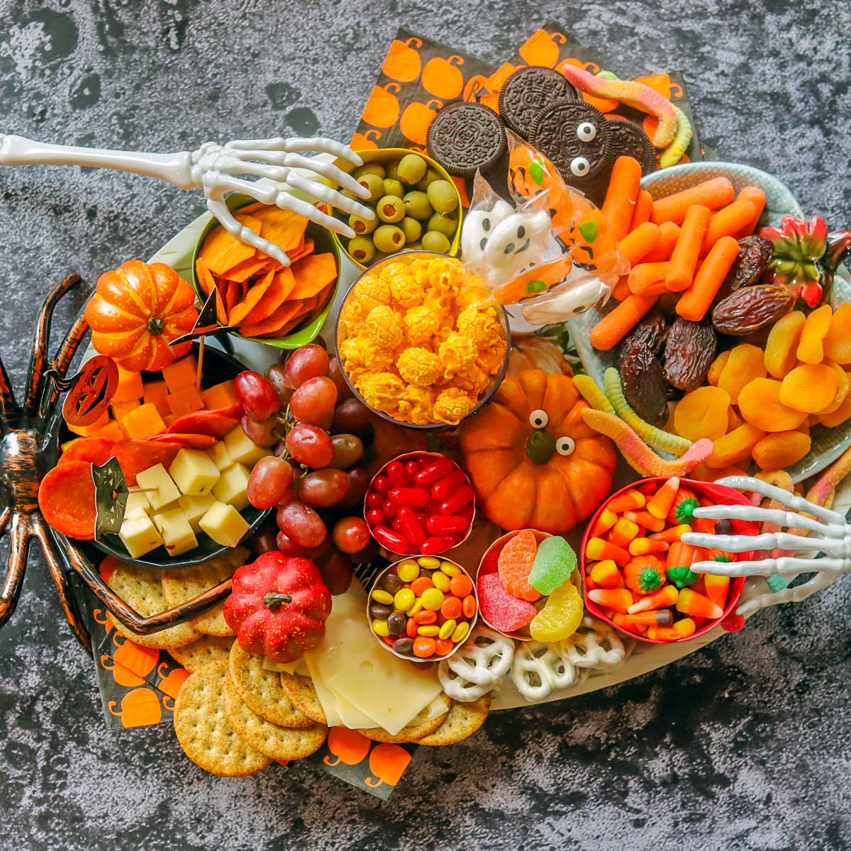 How to Make a Halloween Snack Board (aka Char'Boo'terie Board)