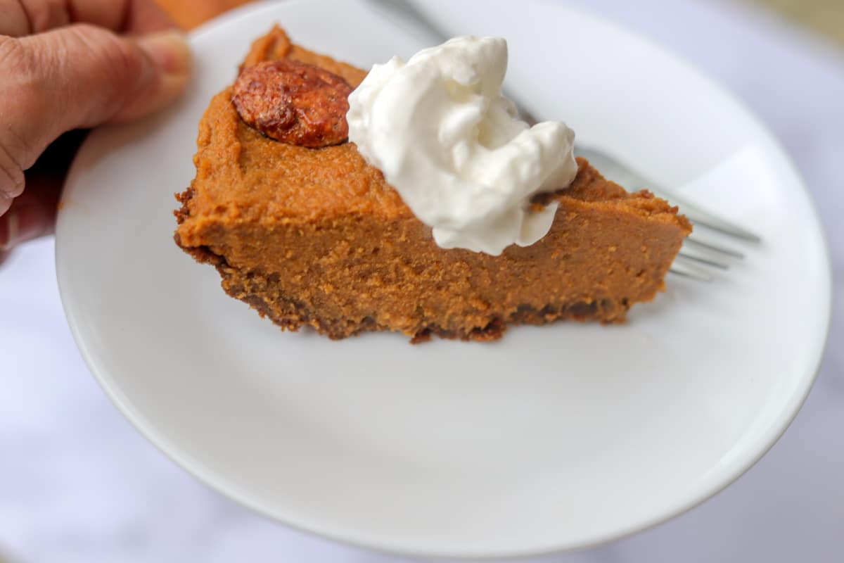 Easy No-Bake Pumpkin Pie (Ginger Snap Crust) | Hilda's Kitchen Blog