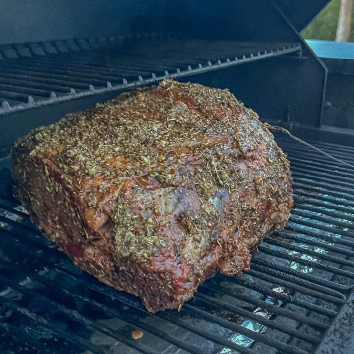 smoked prime rib on the grill