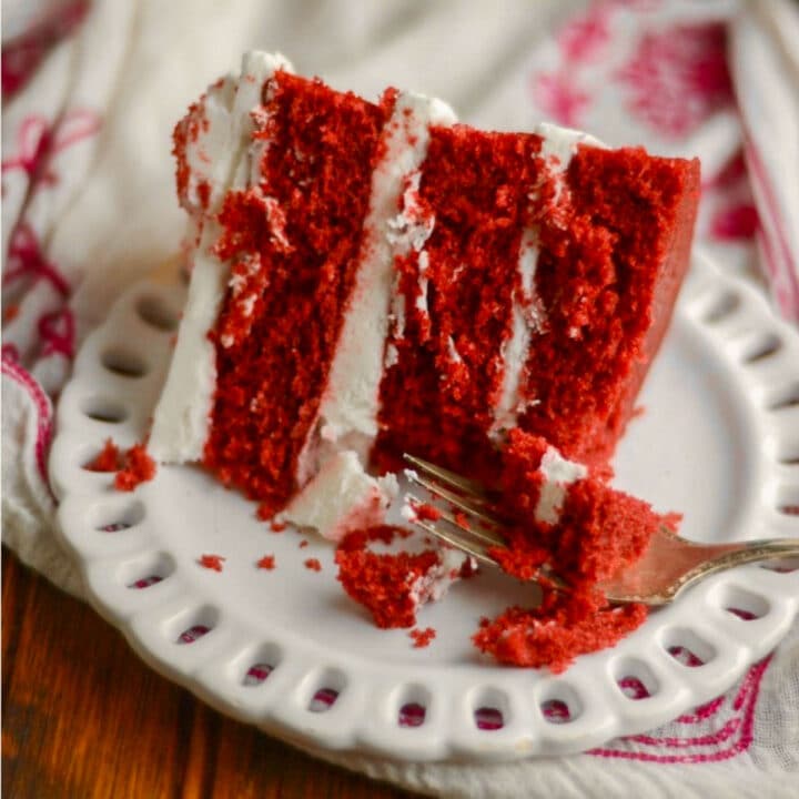 red velvet cake/Valentines day desserts