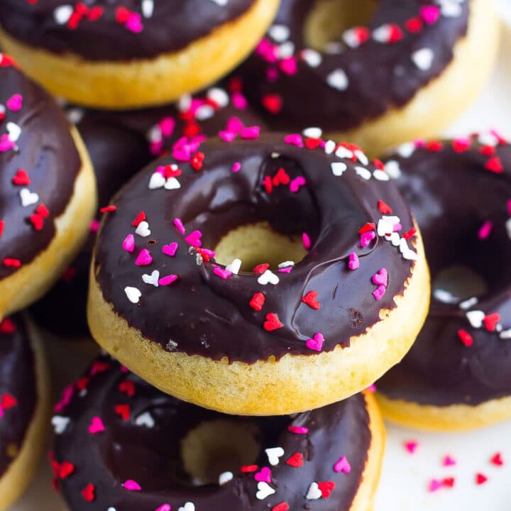 valentines desserts, doughnuts