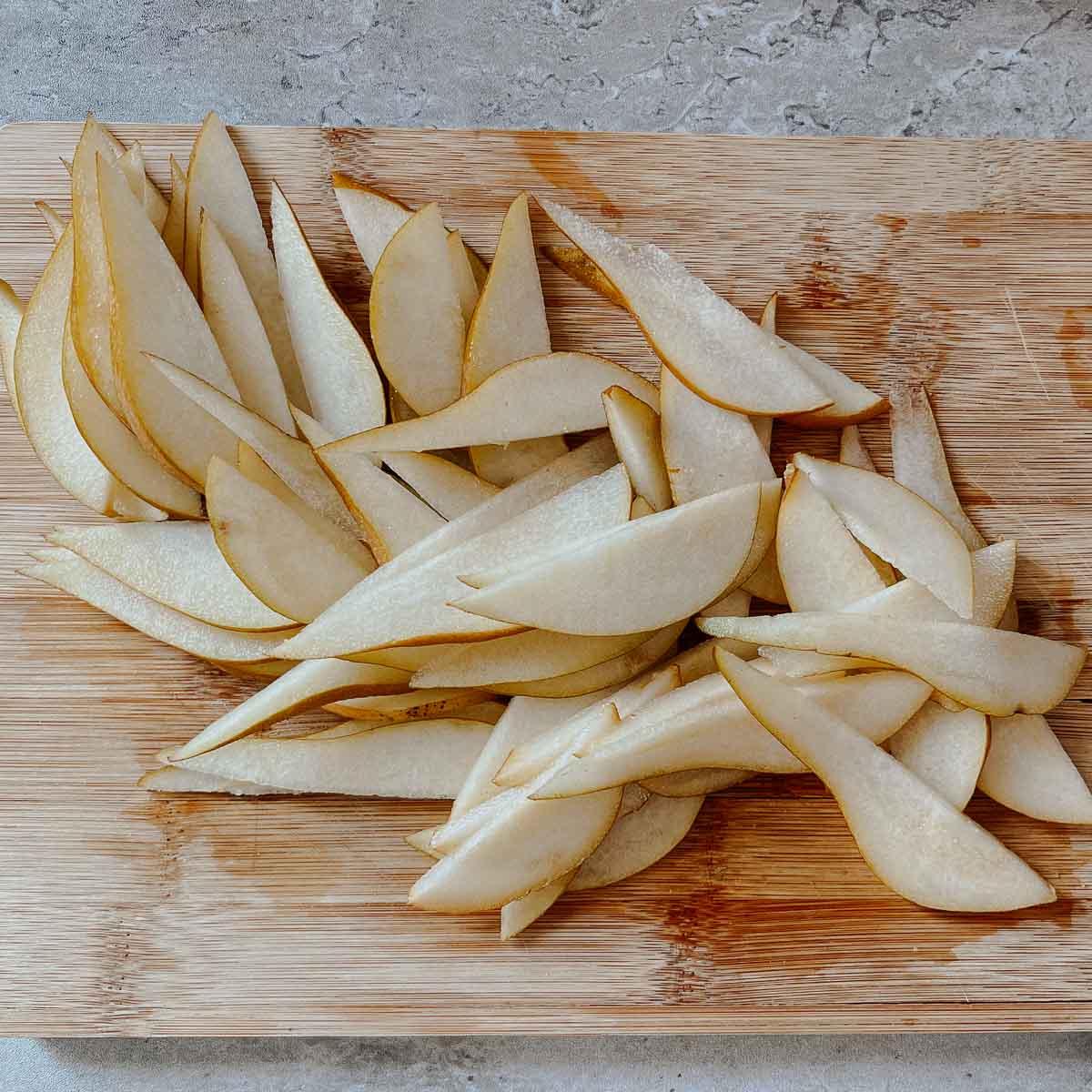 sliced bosc pear