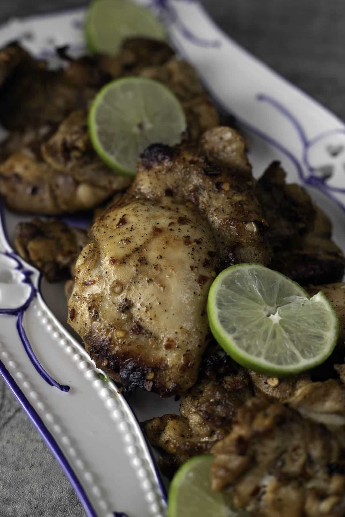 grilled boneless skinless chicken with lime slices