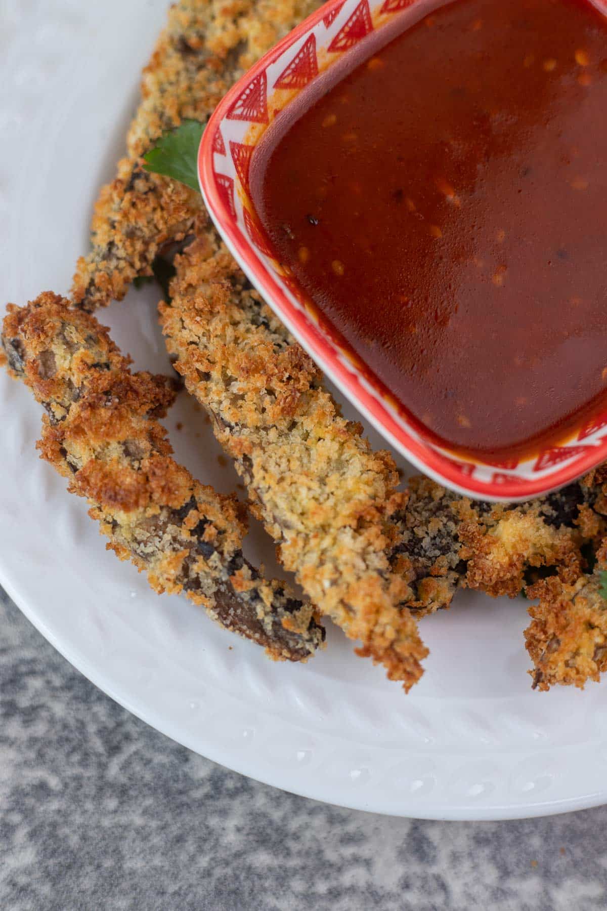 air fryer portobello mushrooms with red dipping sauce