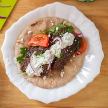 gyro pita recipe with onions and tomatoes