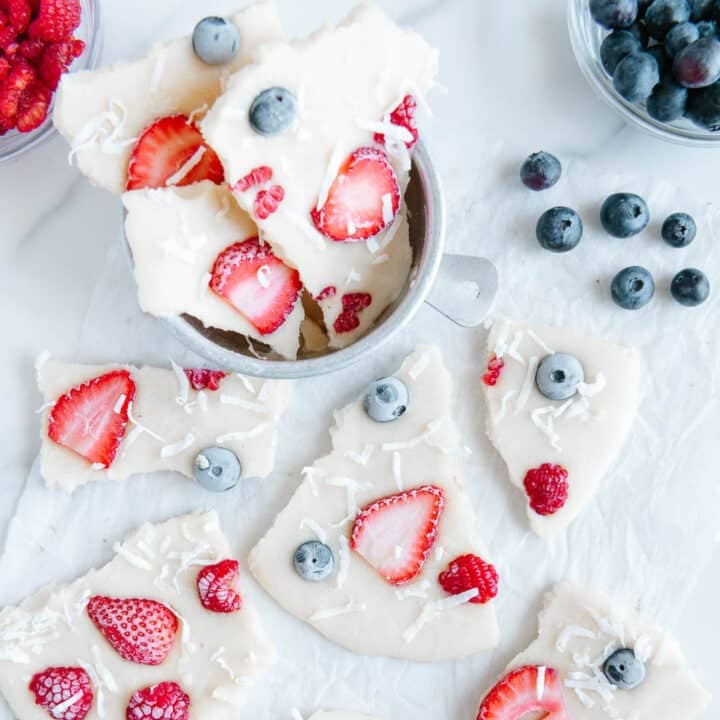 Vegan Frozen Yogurt Bark With Berries