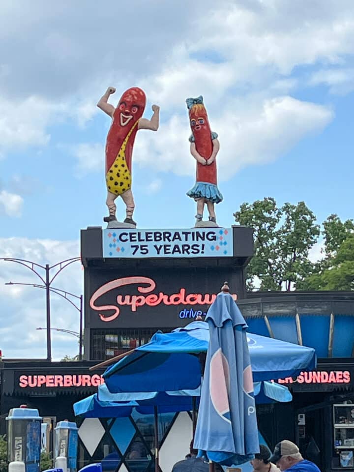 superdag characters on the superdawg restaurant