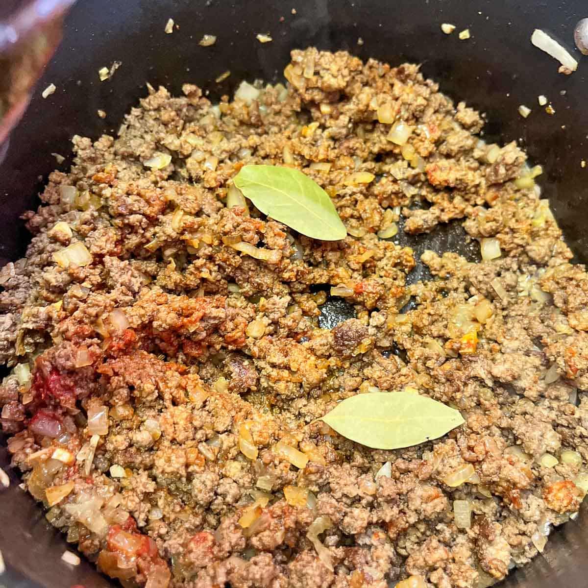 a pot of ground meat.