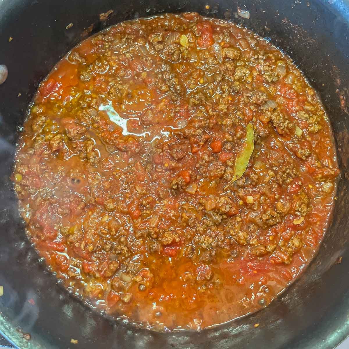 a pot of meat sauce.