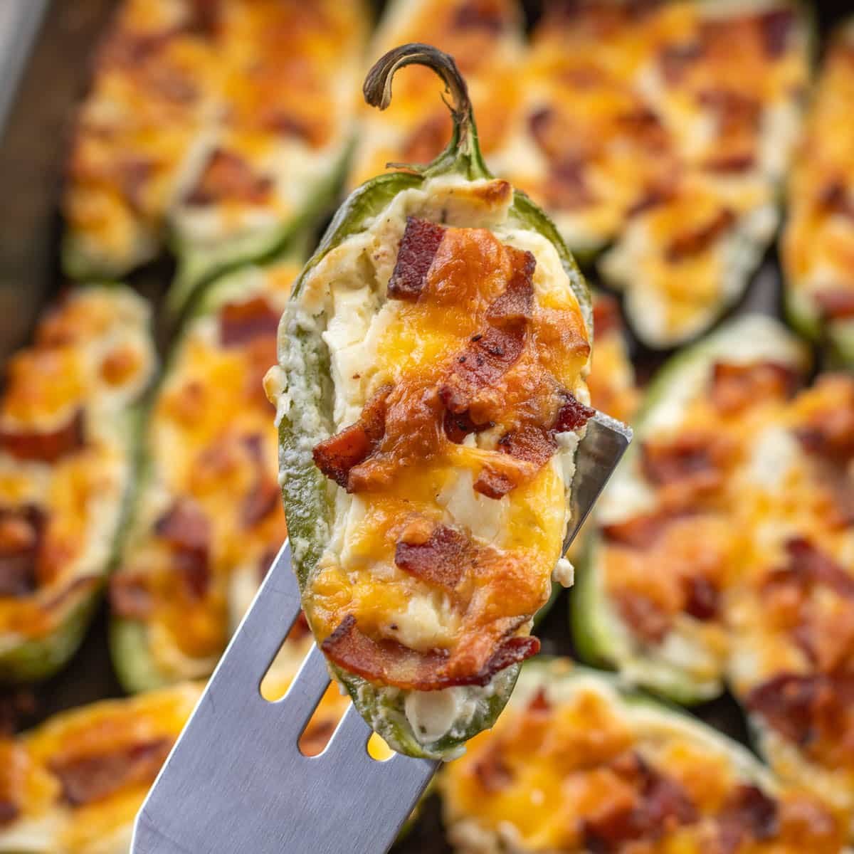 close up of keto jalapeno poppers