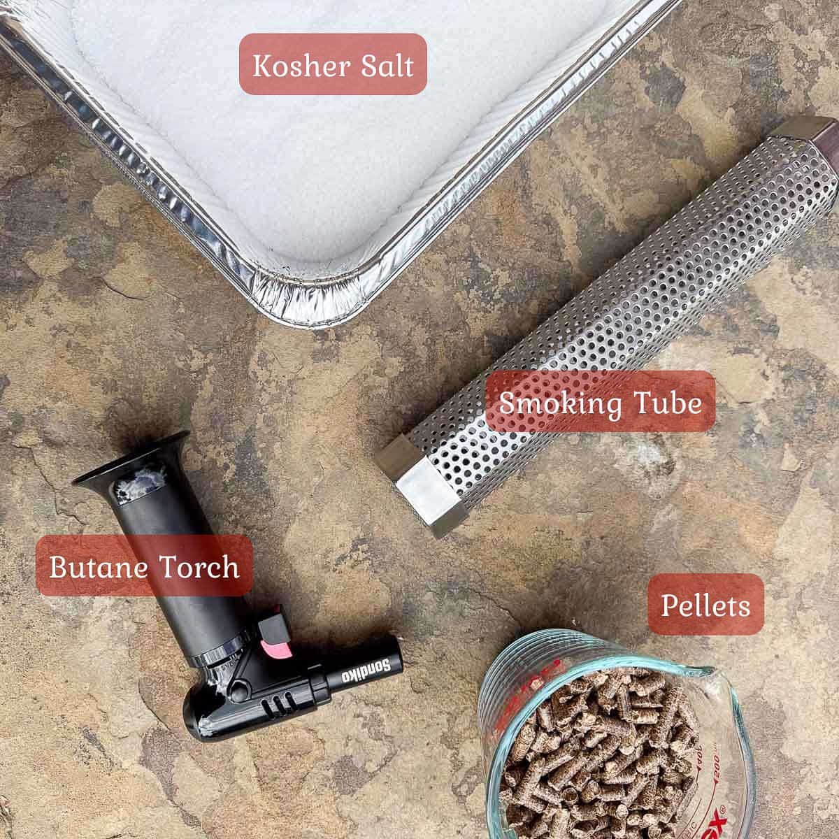 smoked salt ingredients and tools.