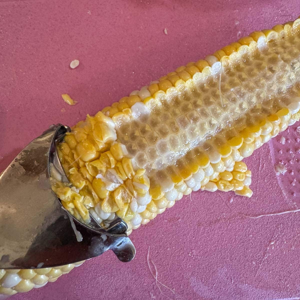 removing corn kernels from corn